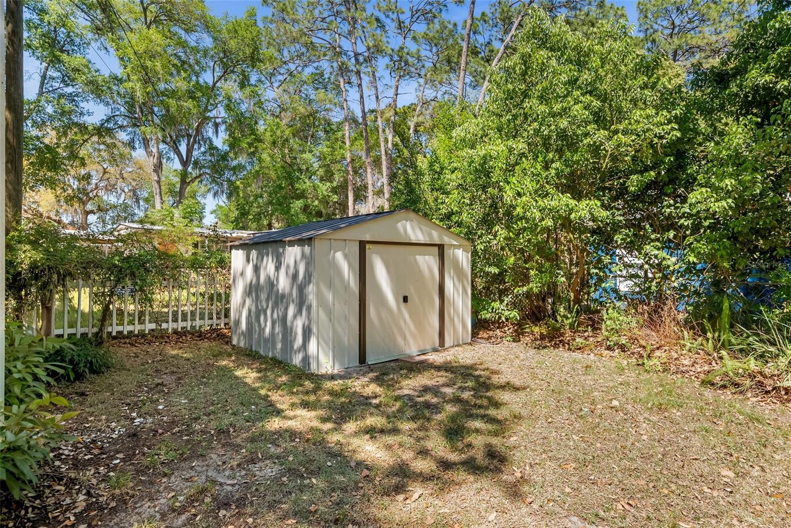 360 Se Lakeview Dr Property Photo 27