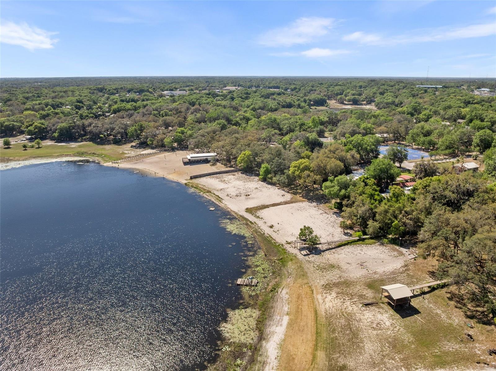 360 Se Lakeview Dr Property Photo 28