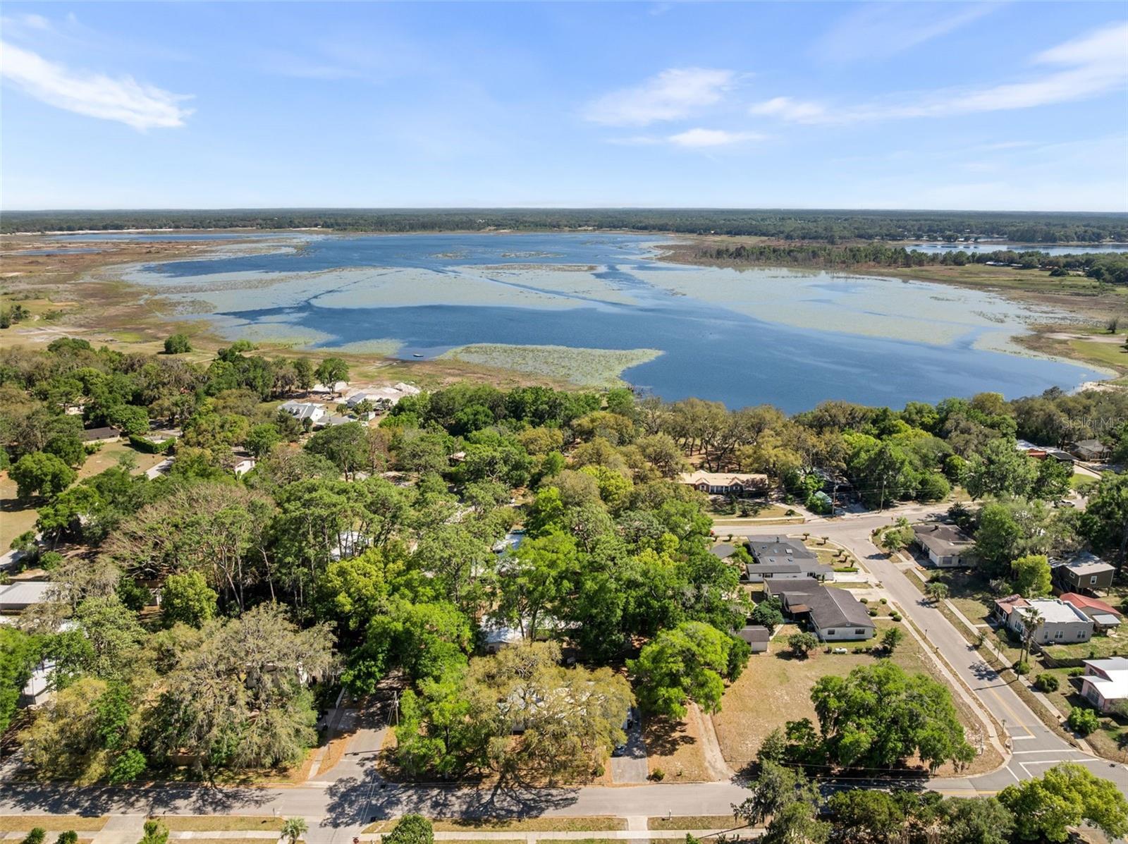 360 Se Lakeview Dr Property Photo 30