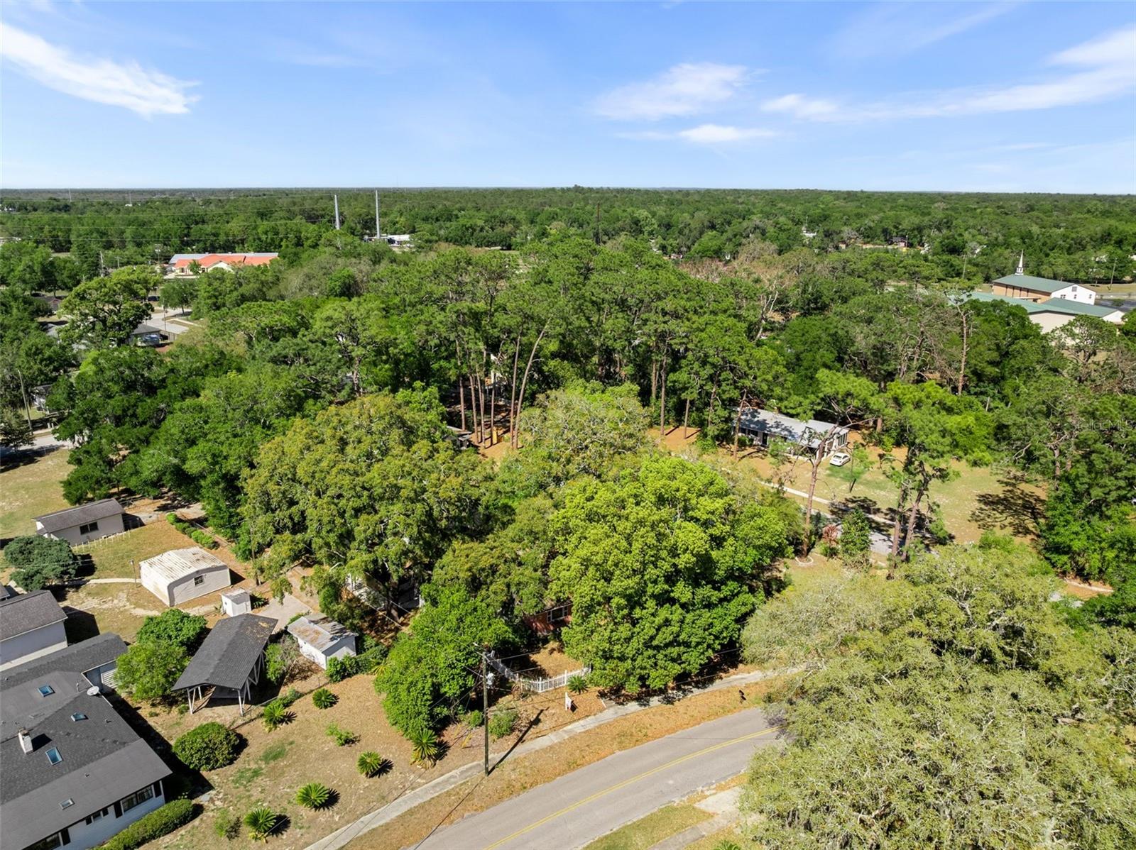 360 Se Lakeview Dr Property Photo 32