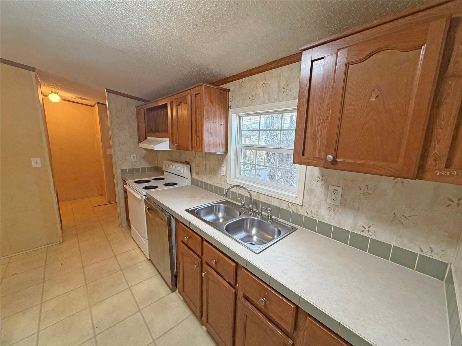 120 Peach Property Photo 9