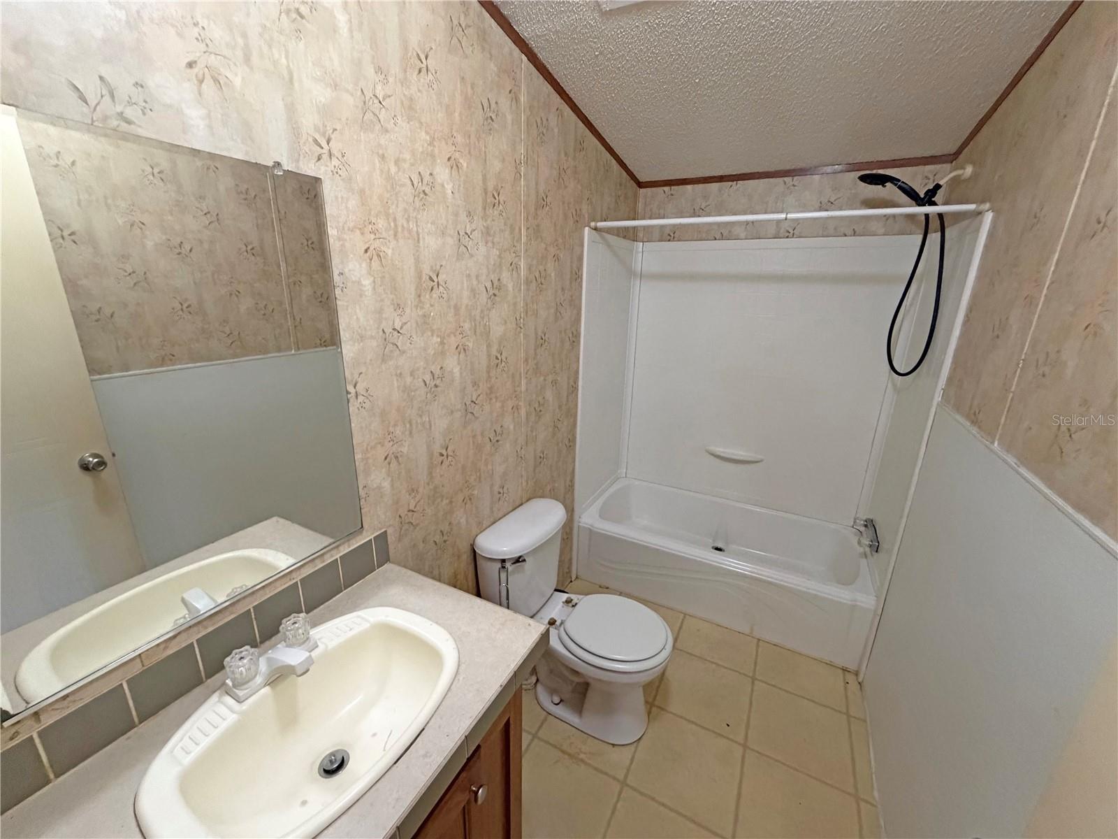 120 Peach Property Photo 16