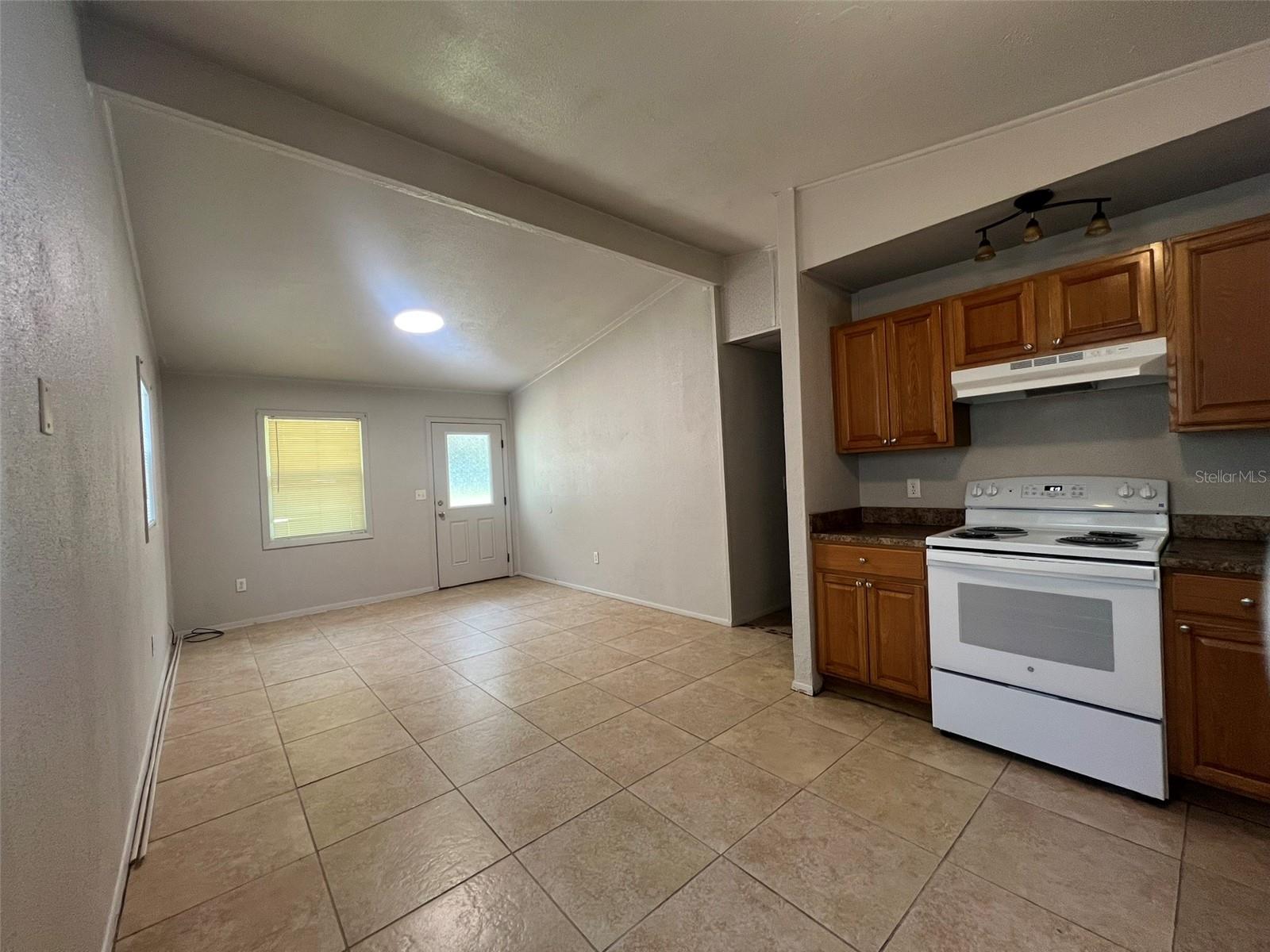 13711 Nw 158th Pl Property Photo 2