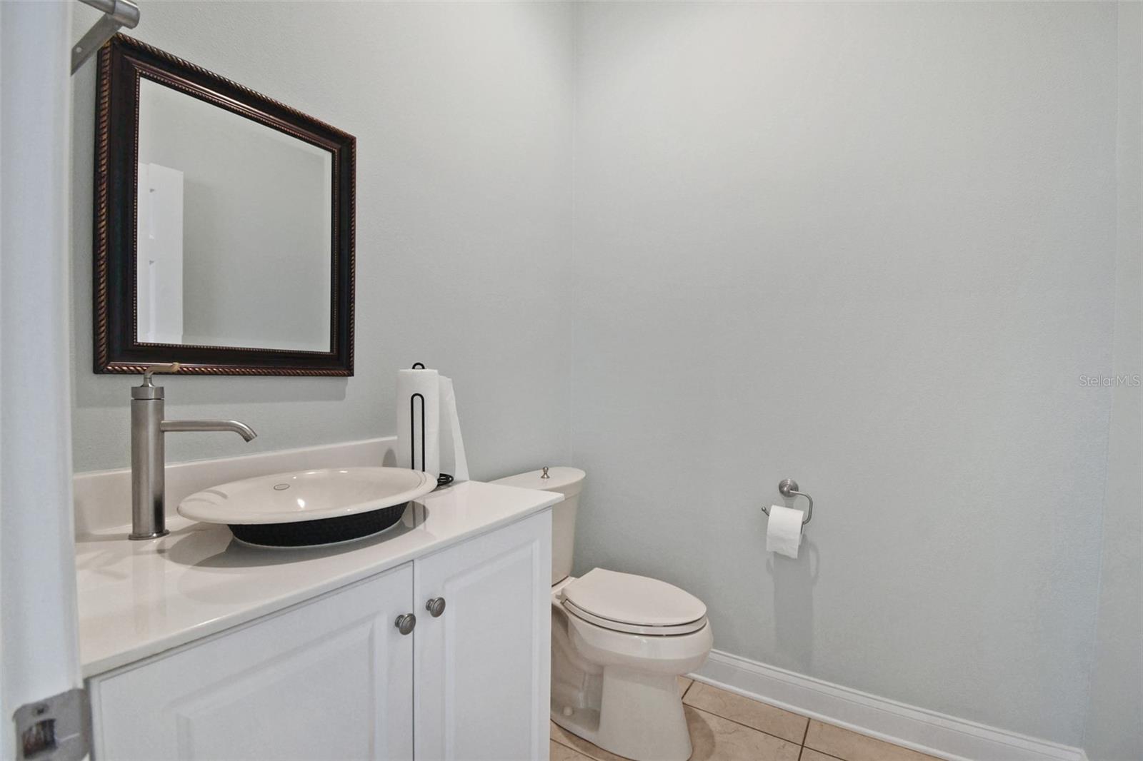 2071 Dobbs Rd Property Photo 3