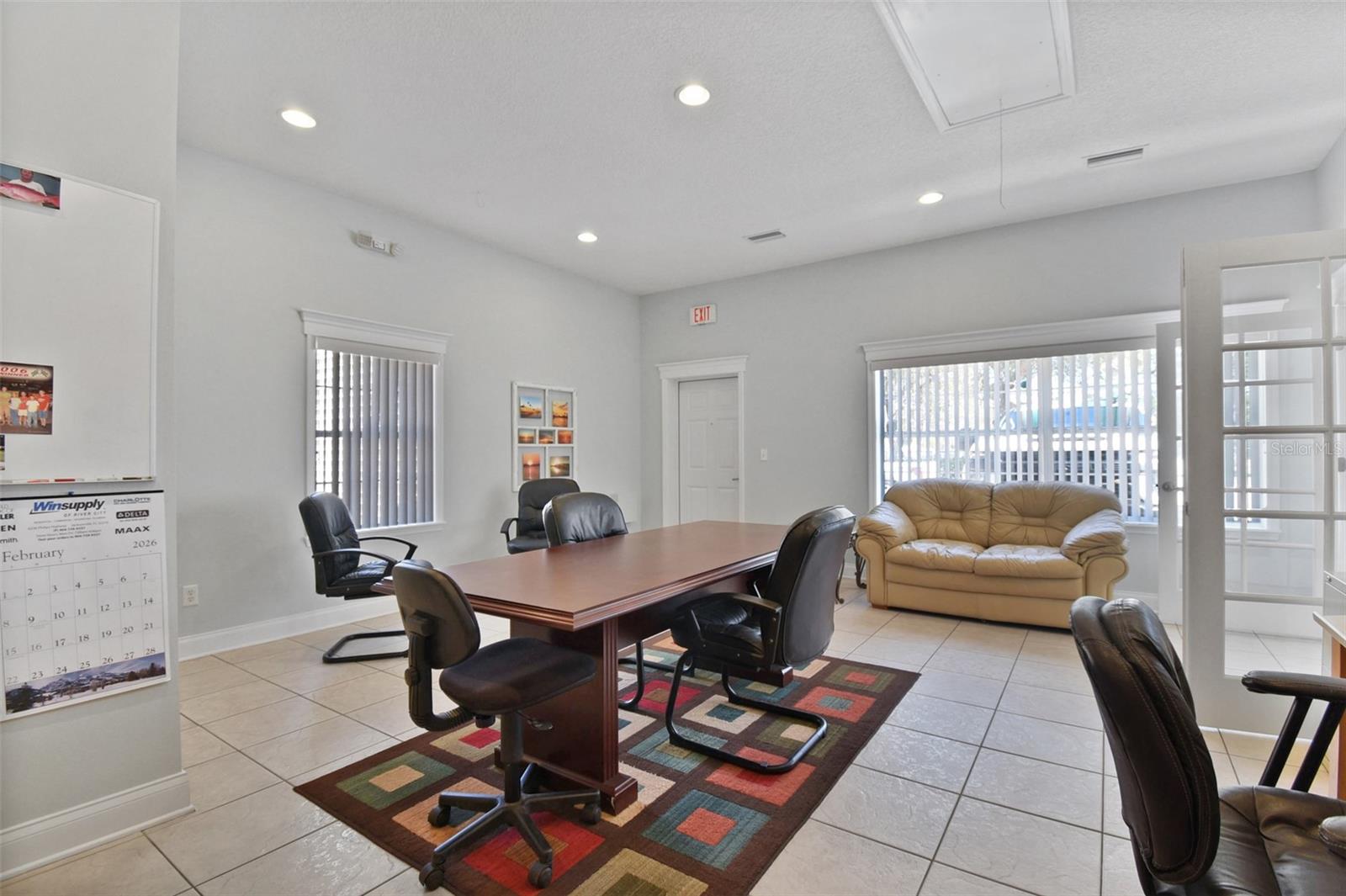 2071 Dobbs Rd Property Photo 4