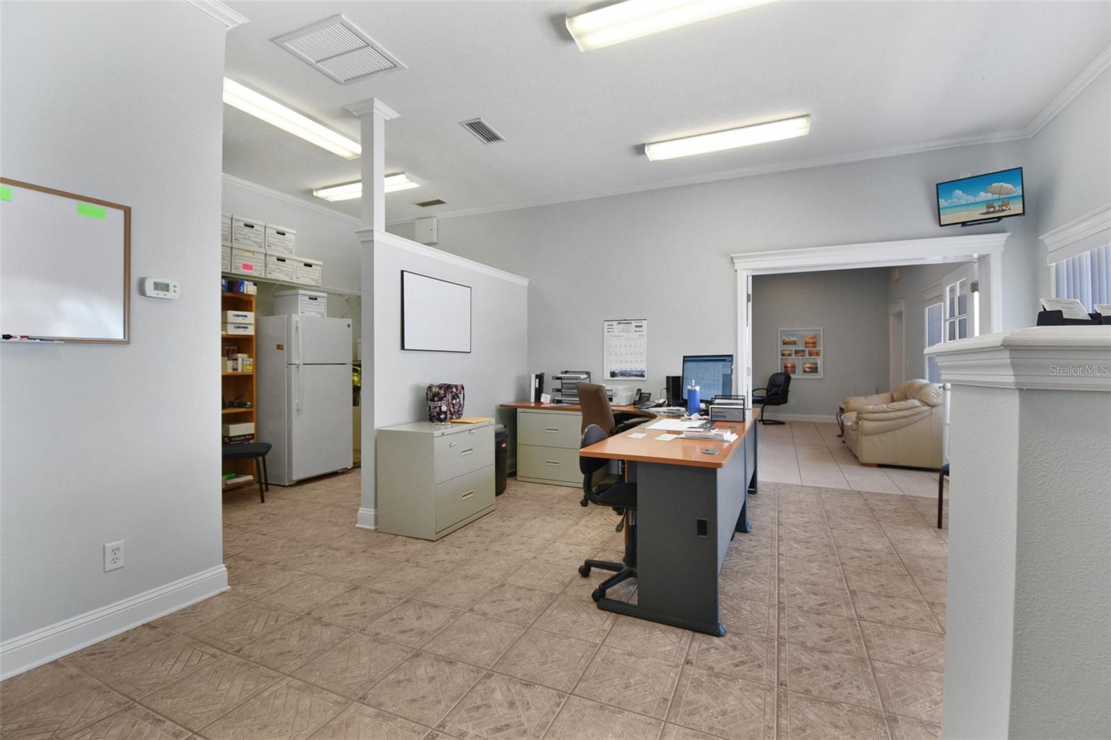 2071 Dobbs Rd Property Photo 6