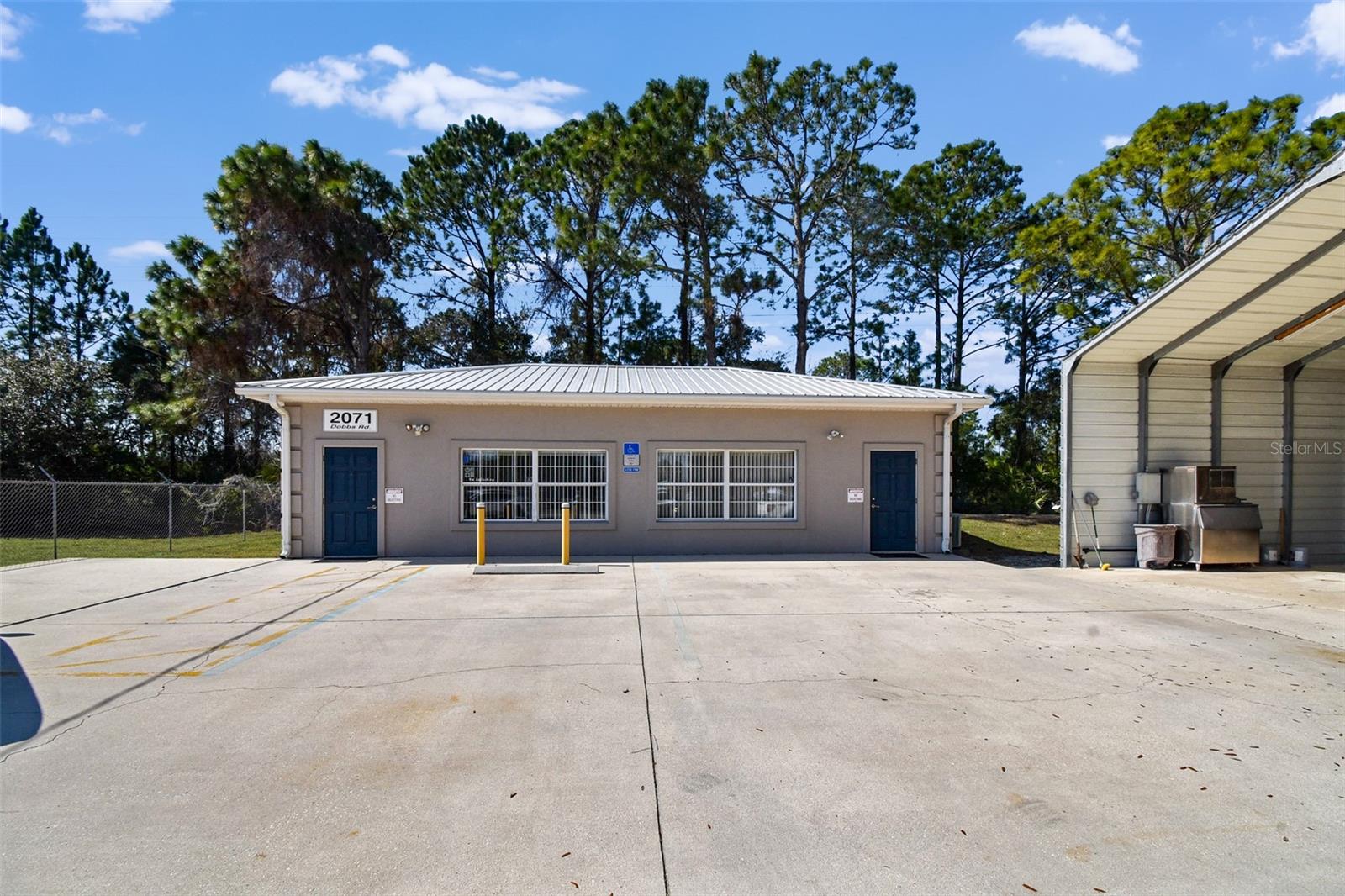 2071 Dobbs Rd Property Photo 10