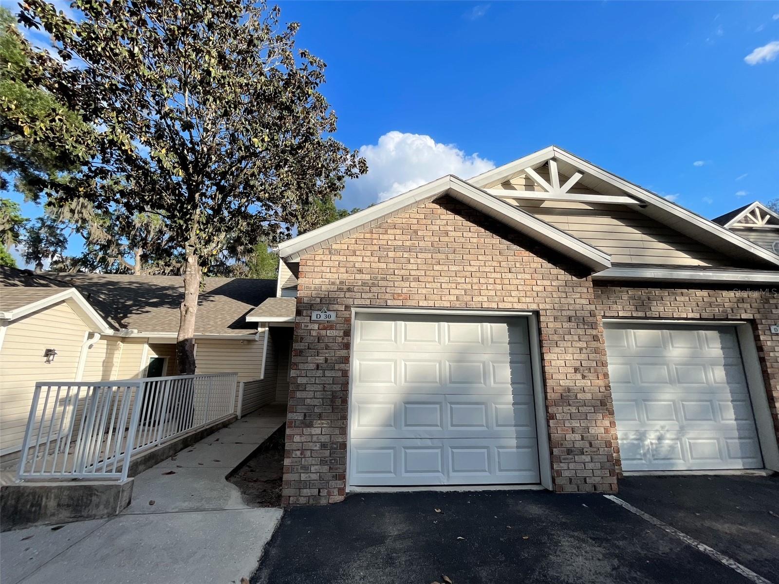 4700 Sw Archer Rd #d30 Property Photo 2