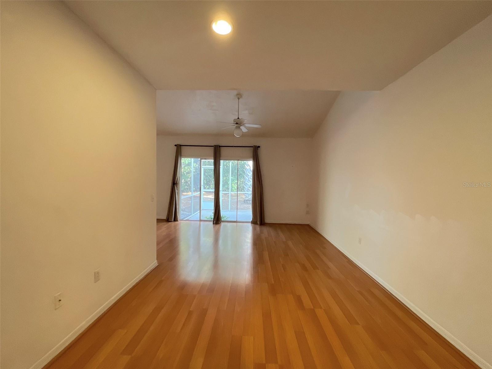 4700 Sw Archer Rd #d30 Property Photo 6