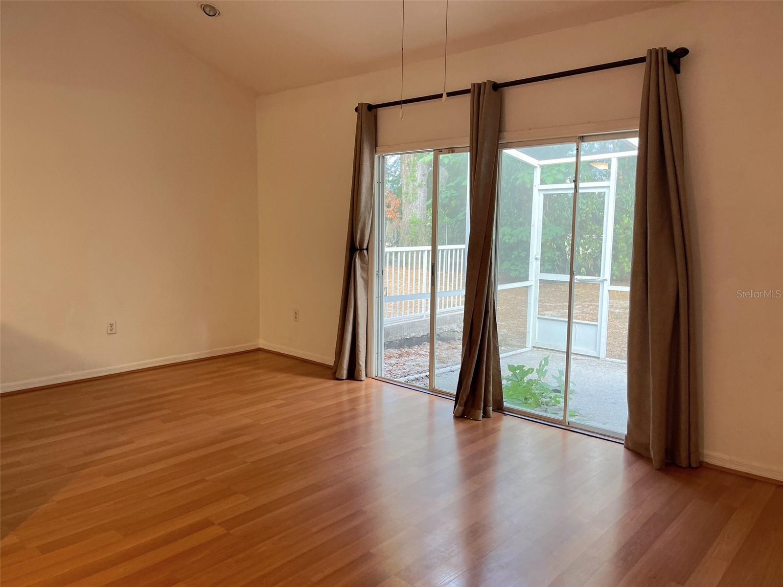 4700 Sw Archer Rd #d30 Property Photo 8