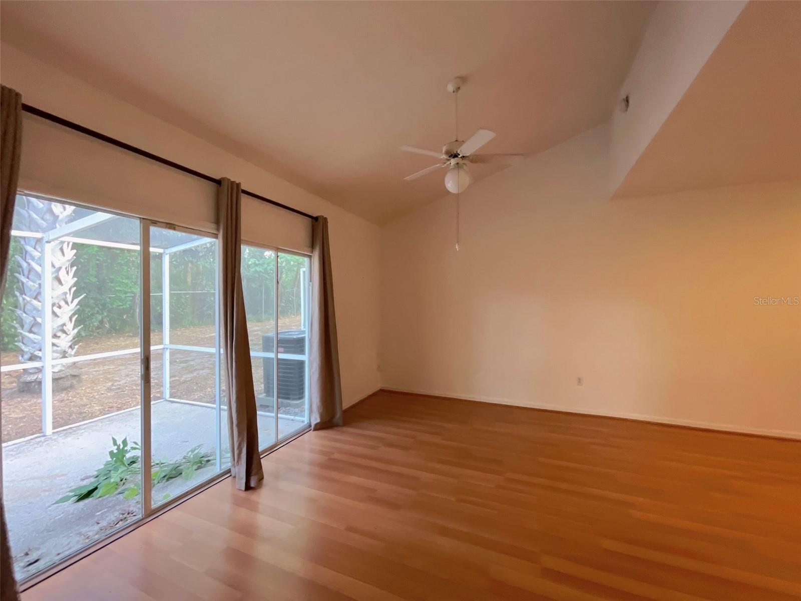 4700 Sw Archer Rd #d30 Property Photo 12