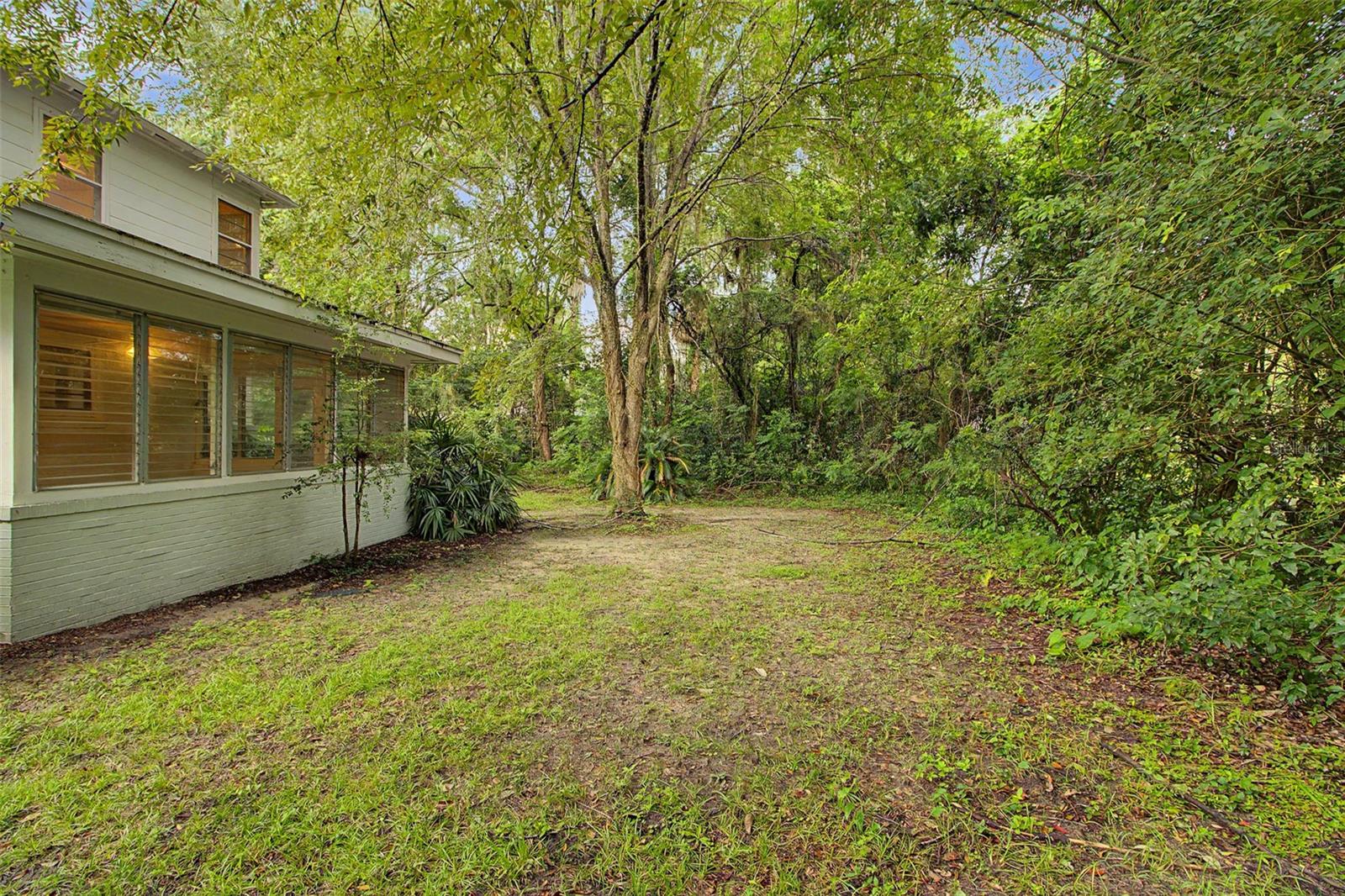 2721 Sw 3rd Pl Property Photo 3