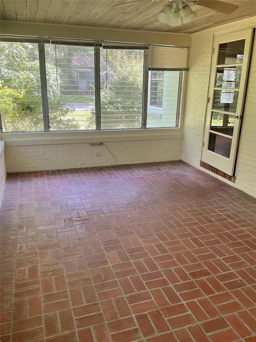 2721 Sw 3rd Pl Property Photo 13