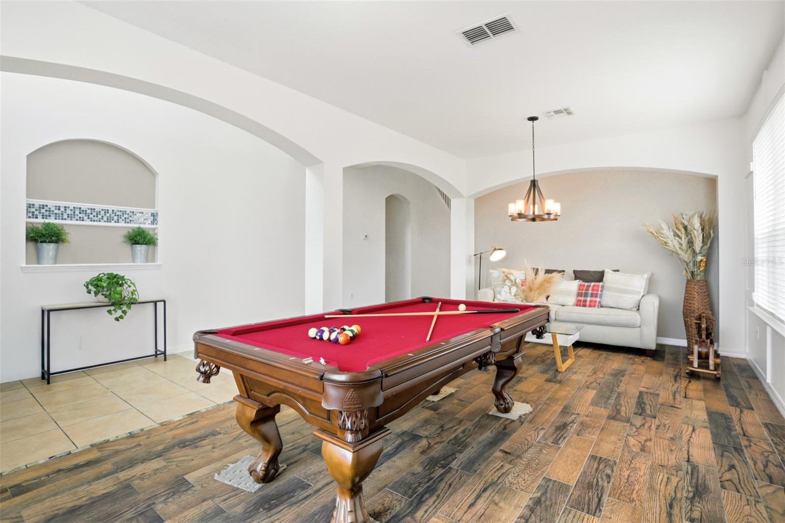 1409 Brookhaven Ct Property Photo 6