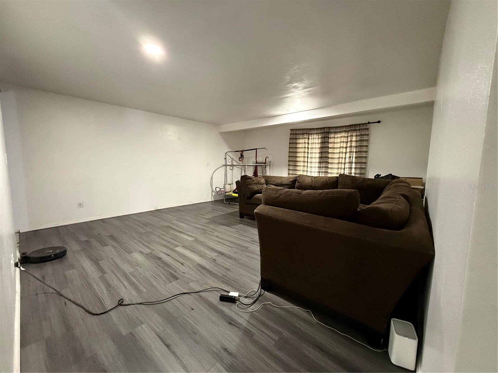 1610 Ne 19th Pl Property Photo 3