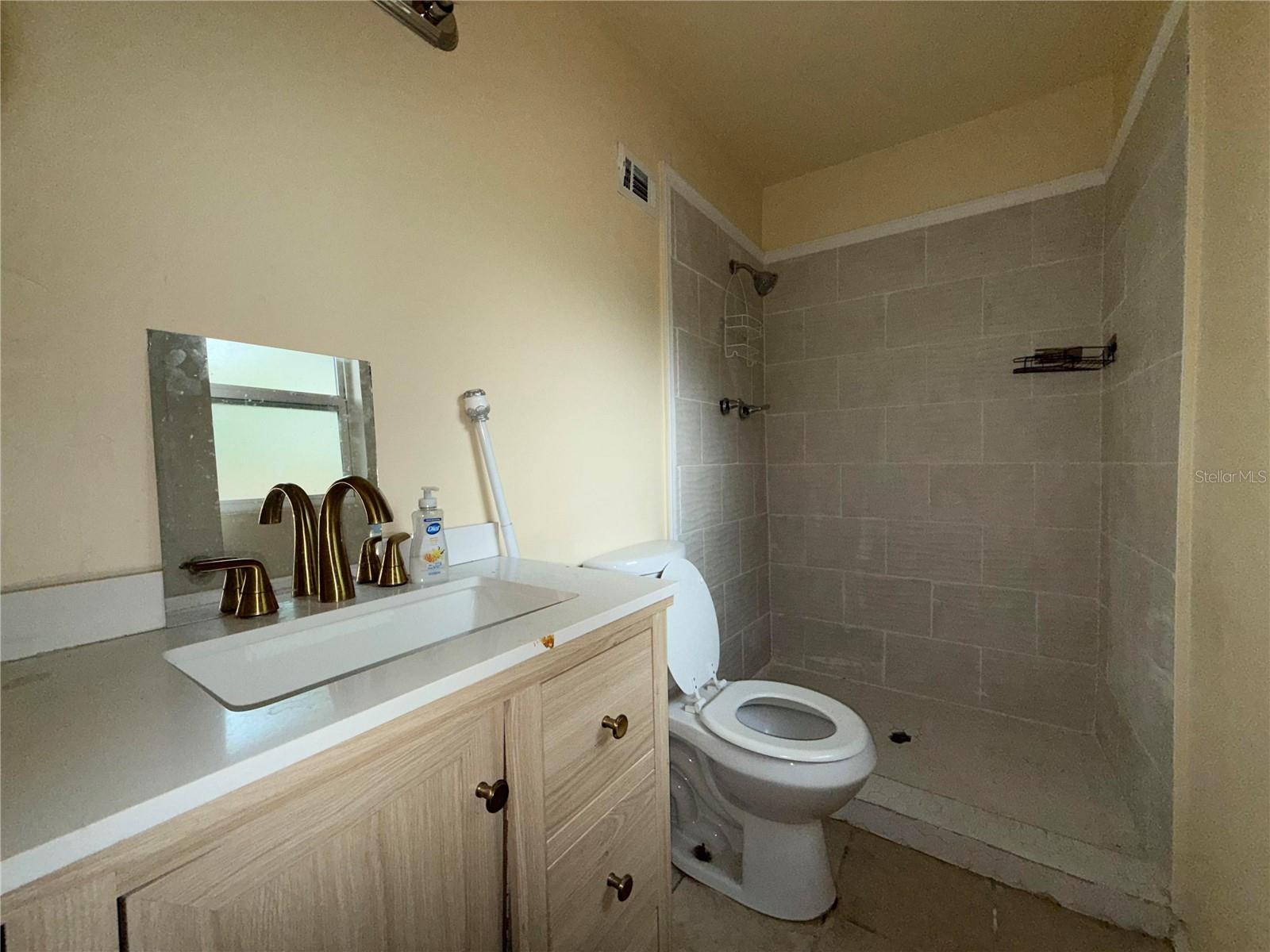 1610 Ne 19th Pl Property Photo 10
