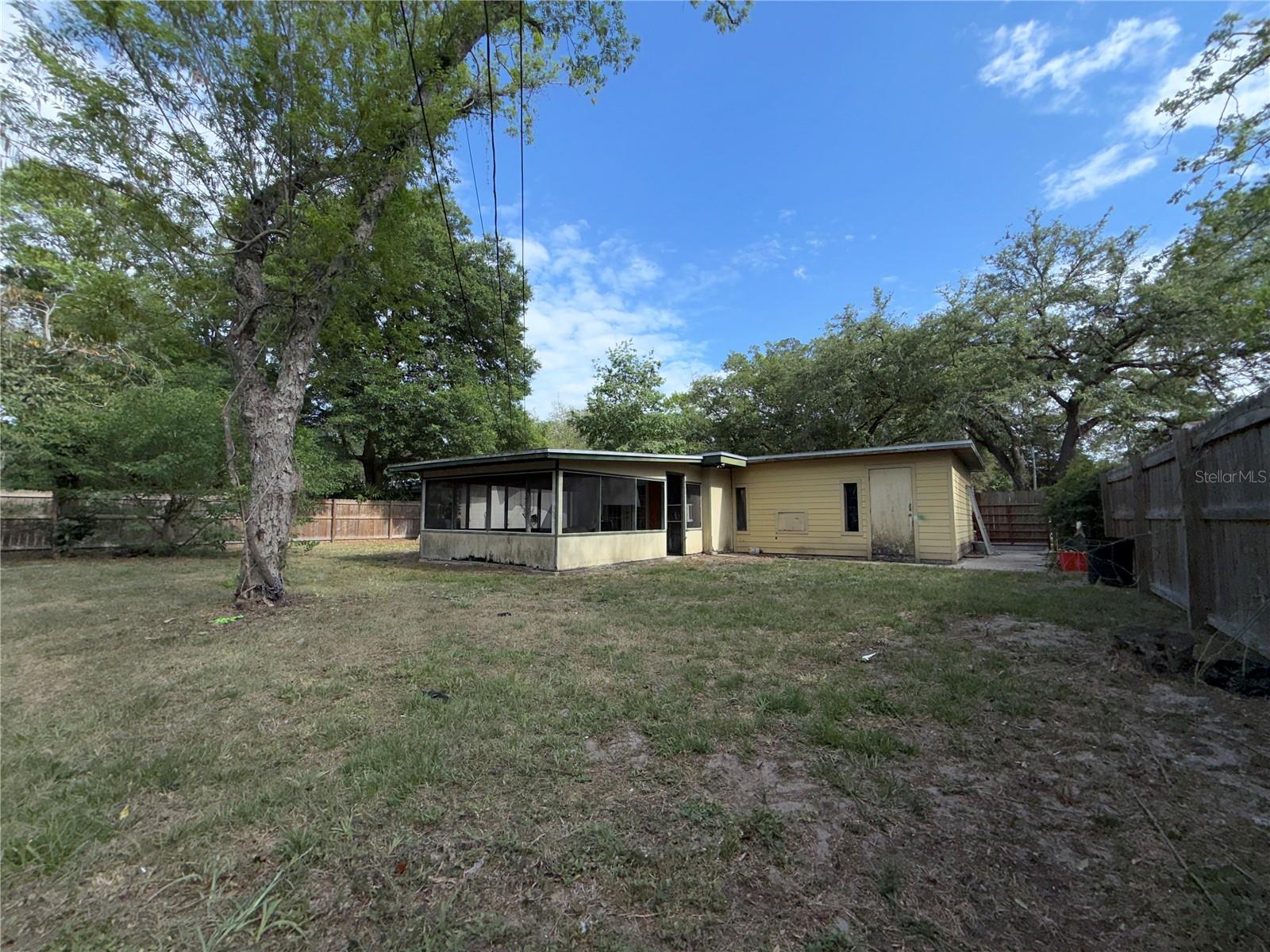 1610 Ne 19th Pl Property Photo 15