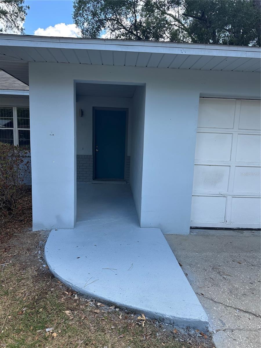 4401 Nw 20th Dr Property Photo 4