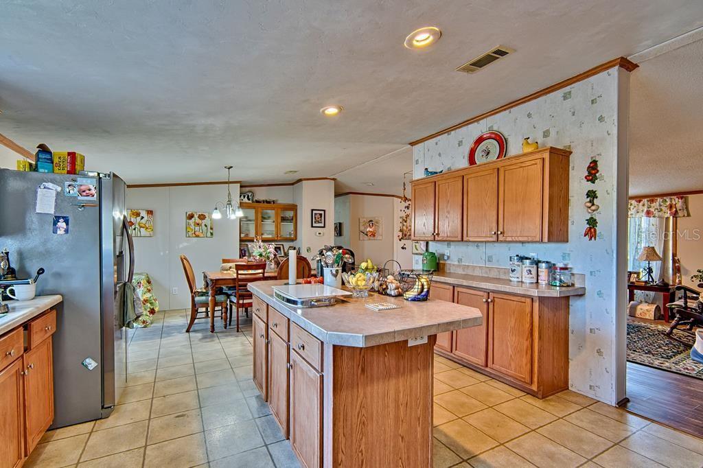 10250 Nw 67th Pl Property Photo 4