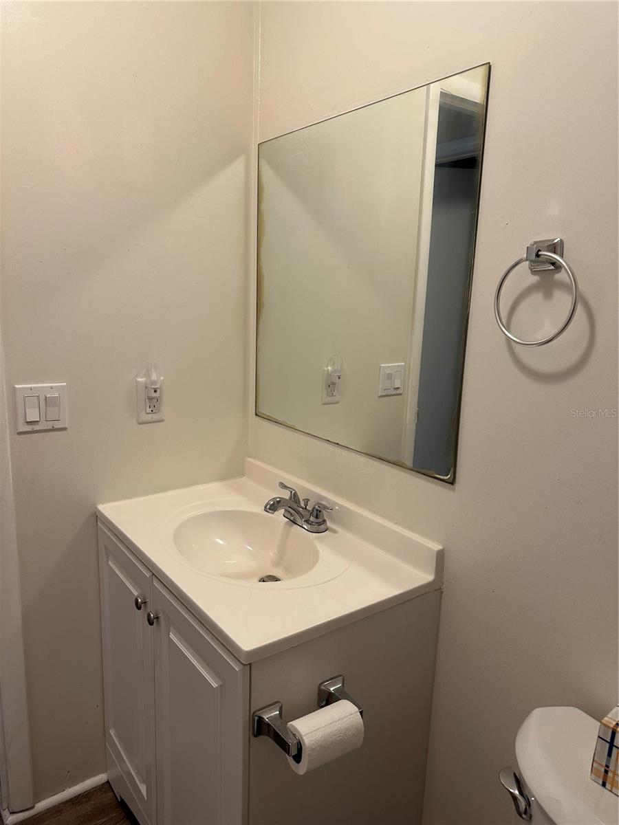 212 Ashley St Property Photo 17