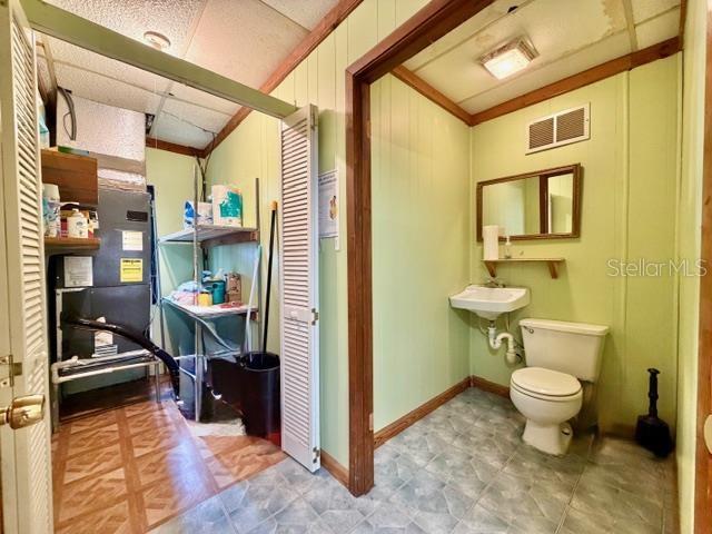 1180 S Main St Property Photo 21
