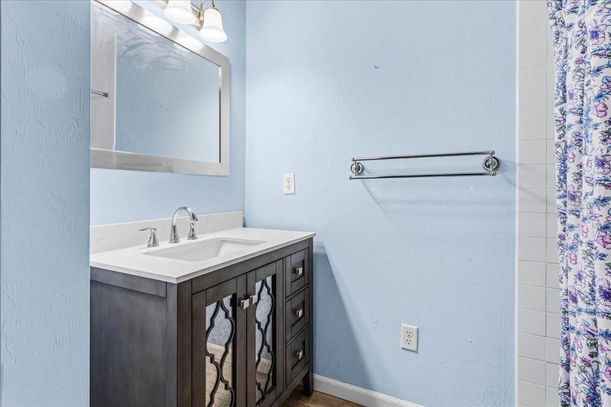 14827 Main St Property Photo 11