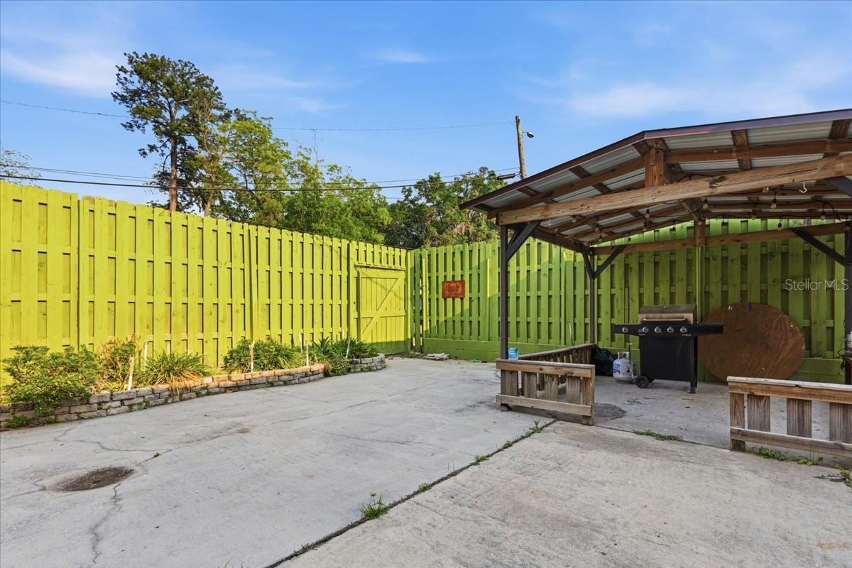 14827 Main St Property Photo 15