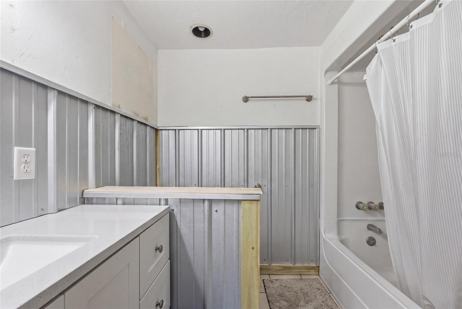 505 3rd St Property Photo 20