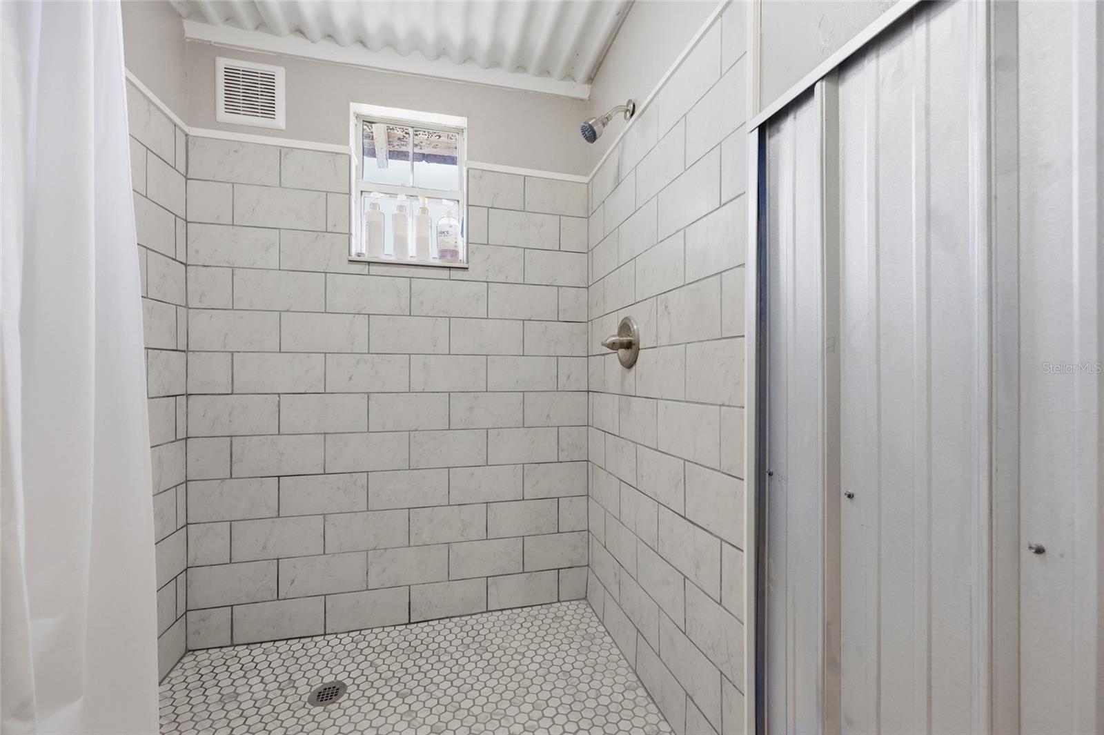 505 3rd St Property Photo 32