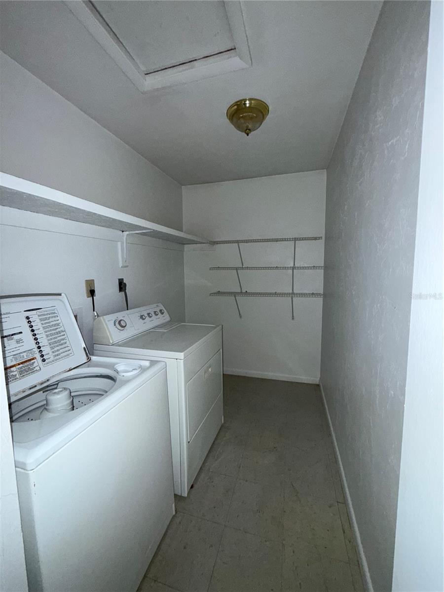 615 Sw 11th Ln #d Property Photo 2