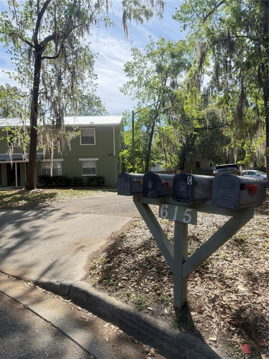 615 SW 11TH LN #A Property Photo 1