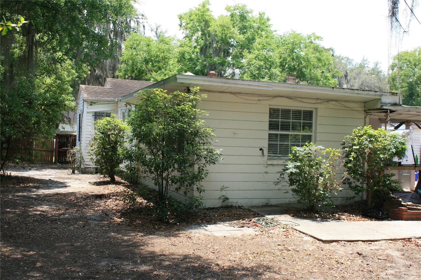 1822 Nw 6th Ave Property Photo 4