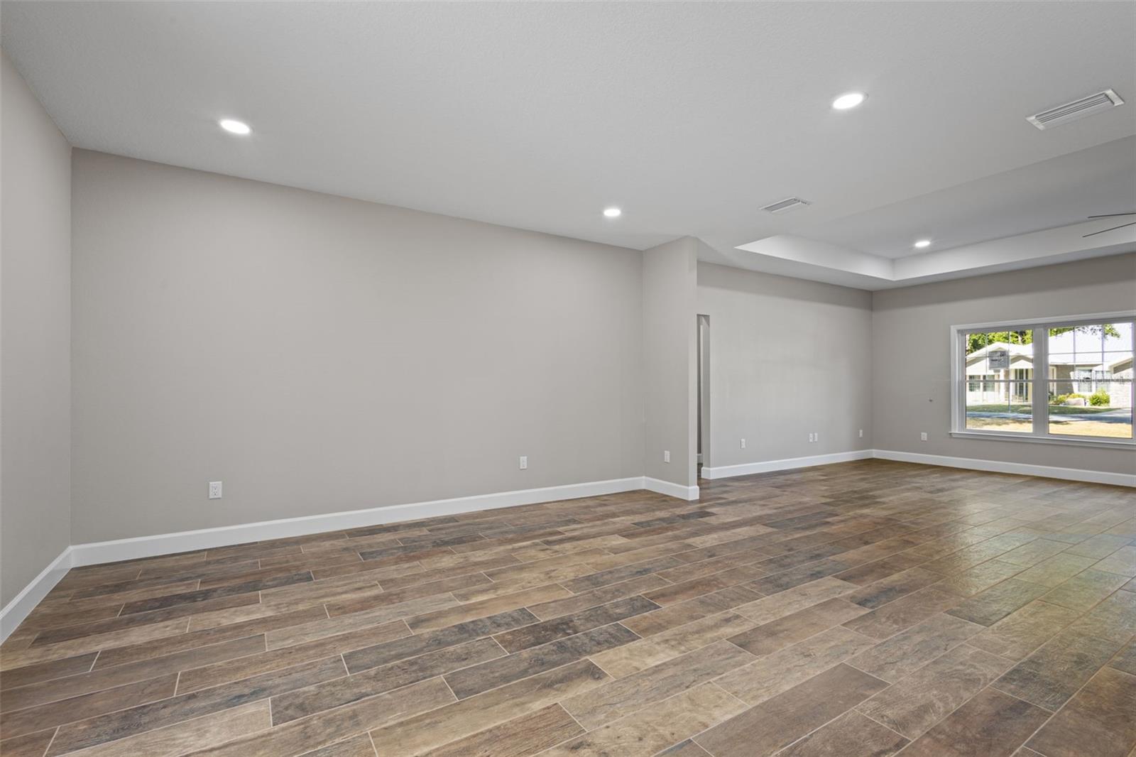 9100 Dorie Dr Property Photo 16