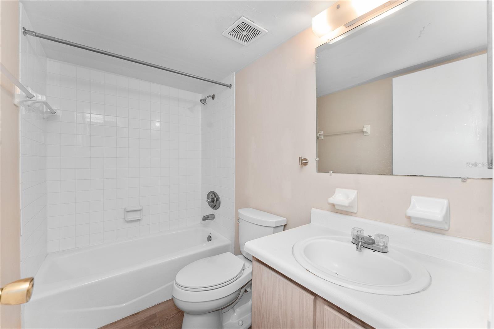 2360 Sw Archer Rd #607 Property Photo 13