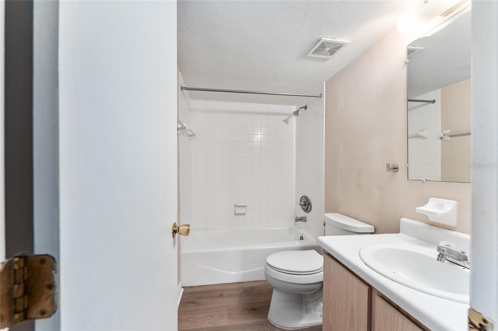 2360 Sw Archer Rd #607 Property Photo 14