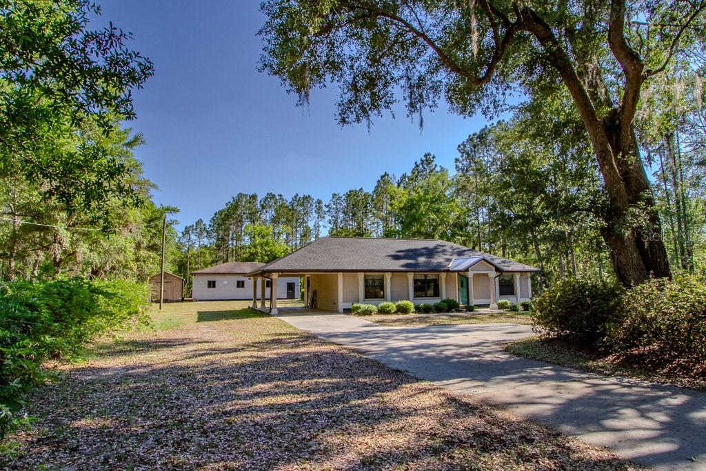 4002 Sw County Road 18 Property Photo 1
