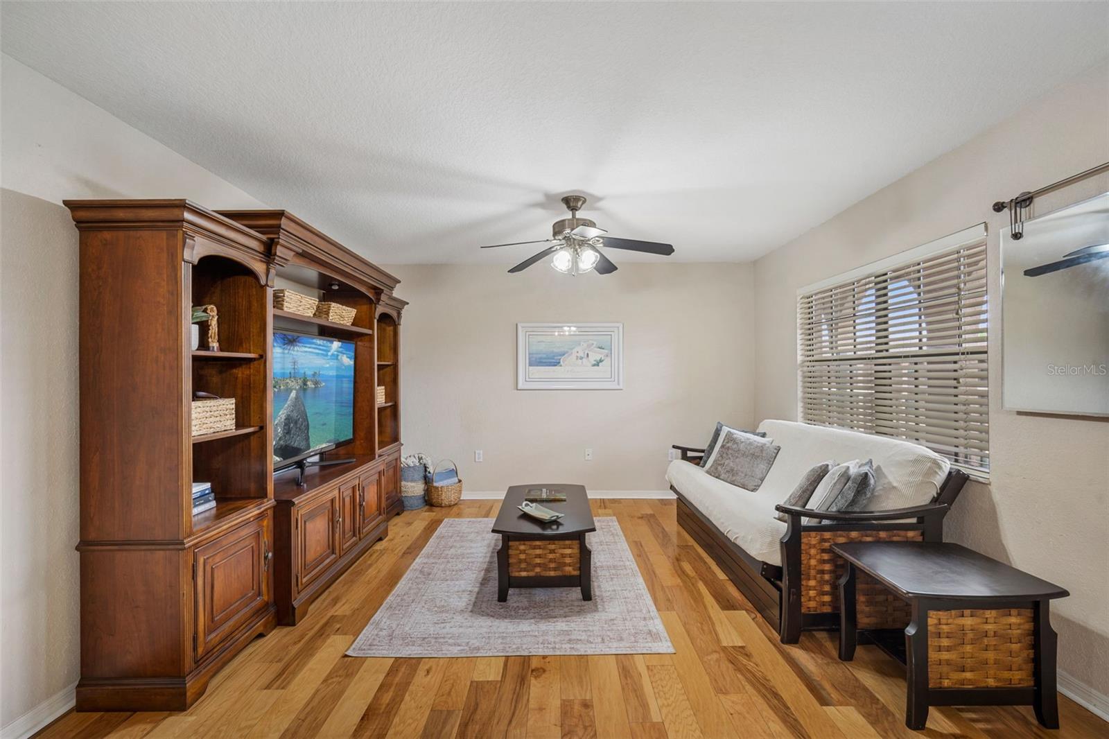 6100 Gulfport Blvd S #402 Property Photo 4