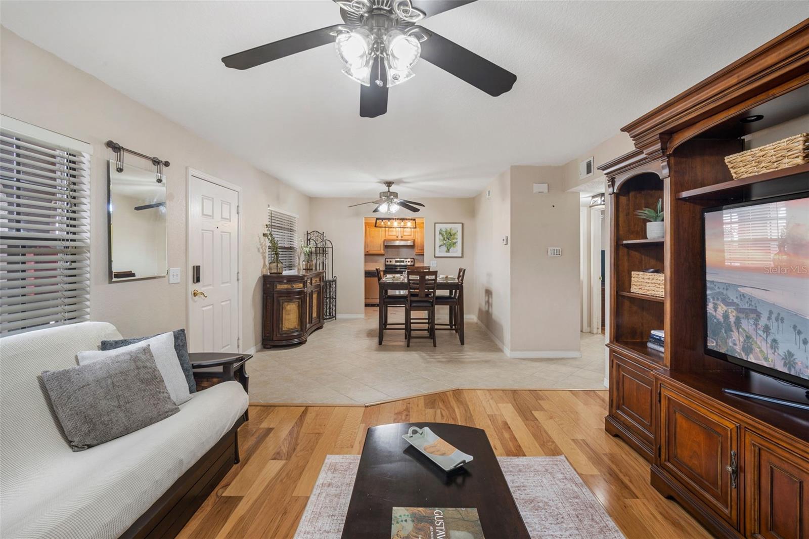 6100 Gulfport Blvd S #402 Property Photo 5