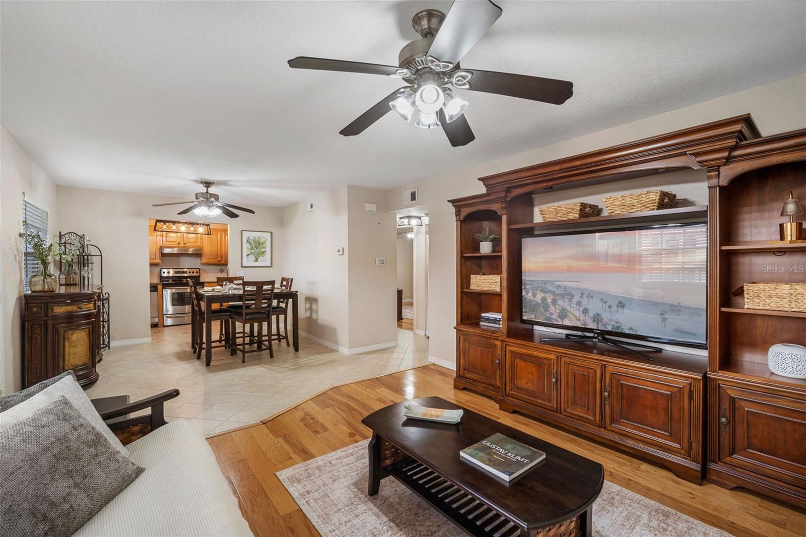 6100 Gulfport Blvd S #402 Property Photo 6