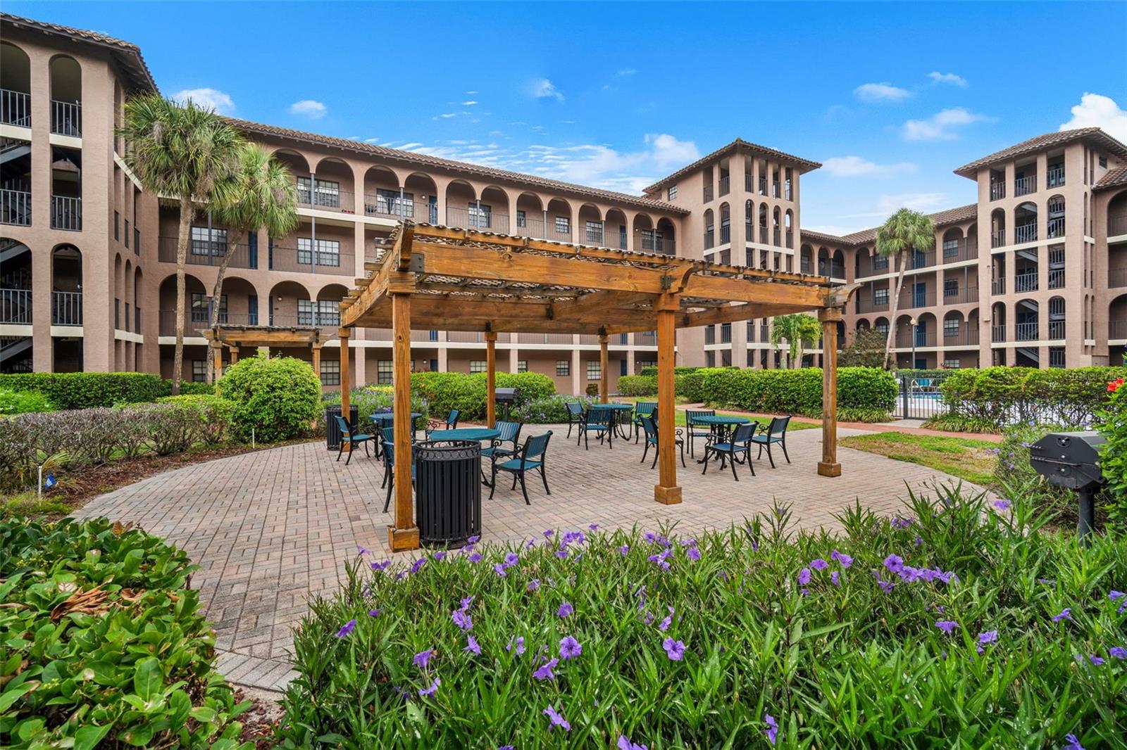6100 Gulfport Blvd S #402 Property Photo 17