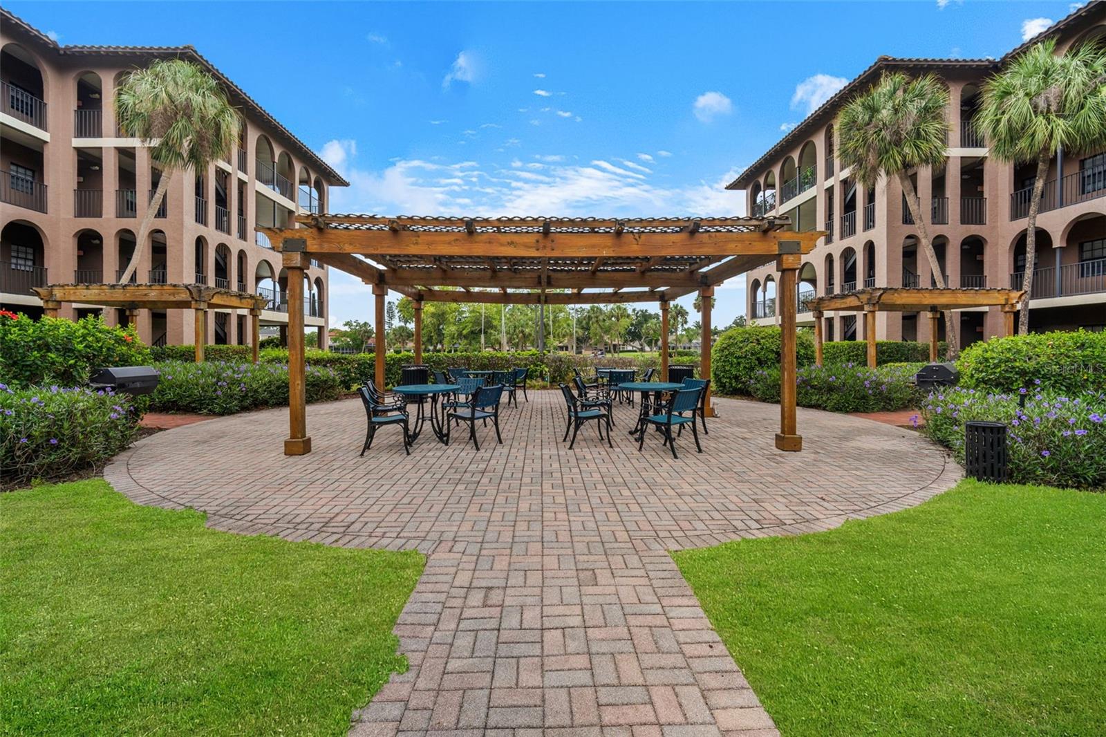 6100 Gulfport Blvd S #402 Property Photo 18