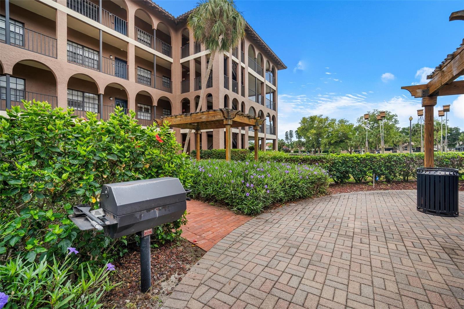 6100 Gulfport Blvd S #402 Property Photo 19