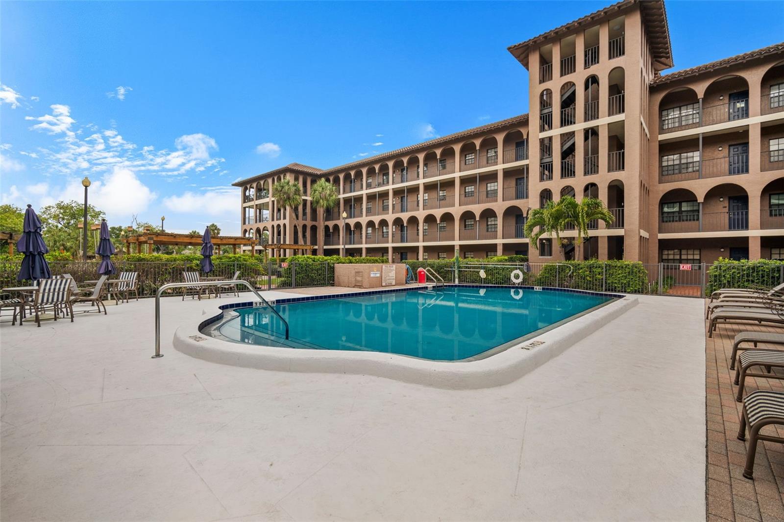 6100 Gulfport Blvd S #402 Property Photo 21