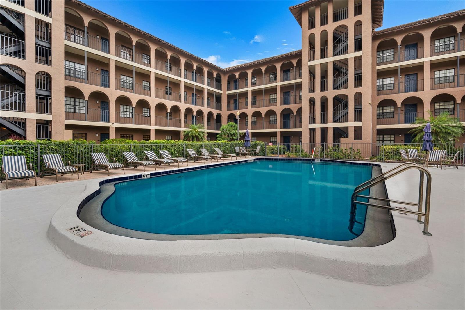 6100 Gulfport Blvd S #402 Property Photo 22