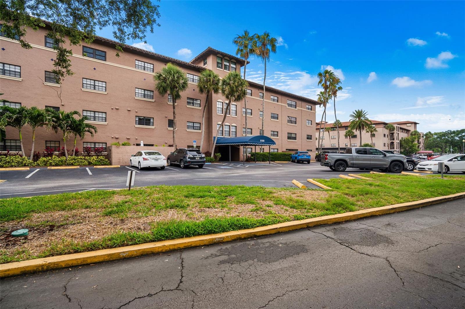 6100 Gulfport Blvd S #402 Property Photo 29