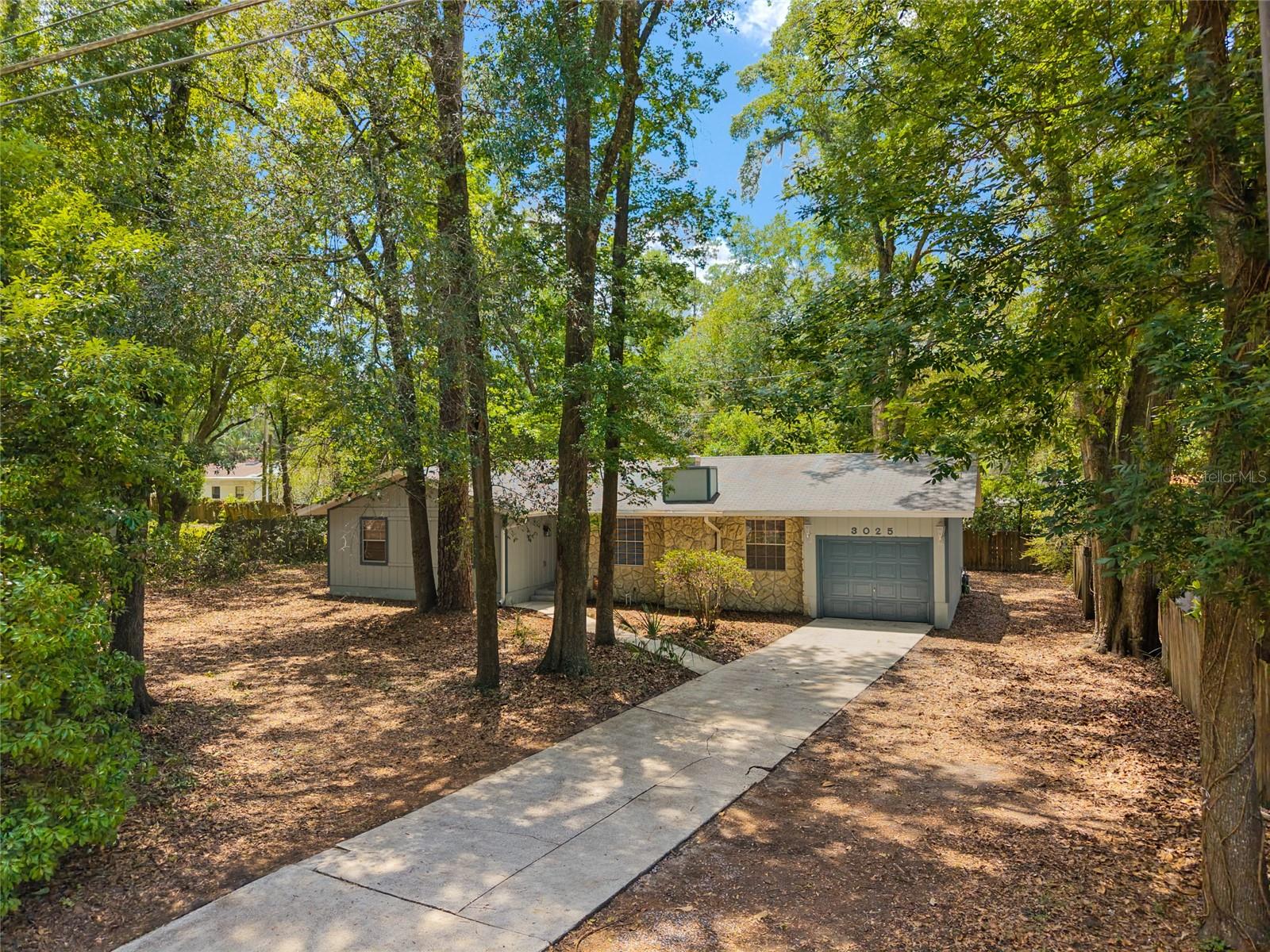 3025 W University Ave Property Photo 39