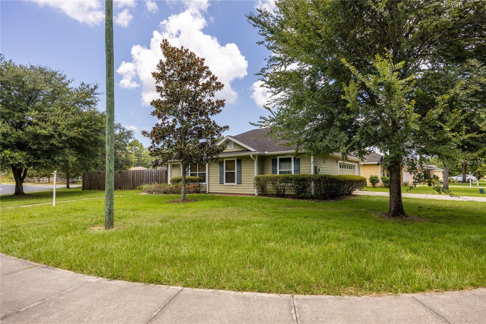 1608 Ne 45th Pl Property Photo 6