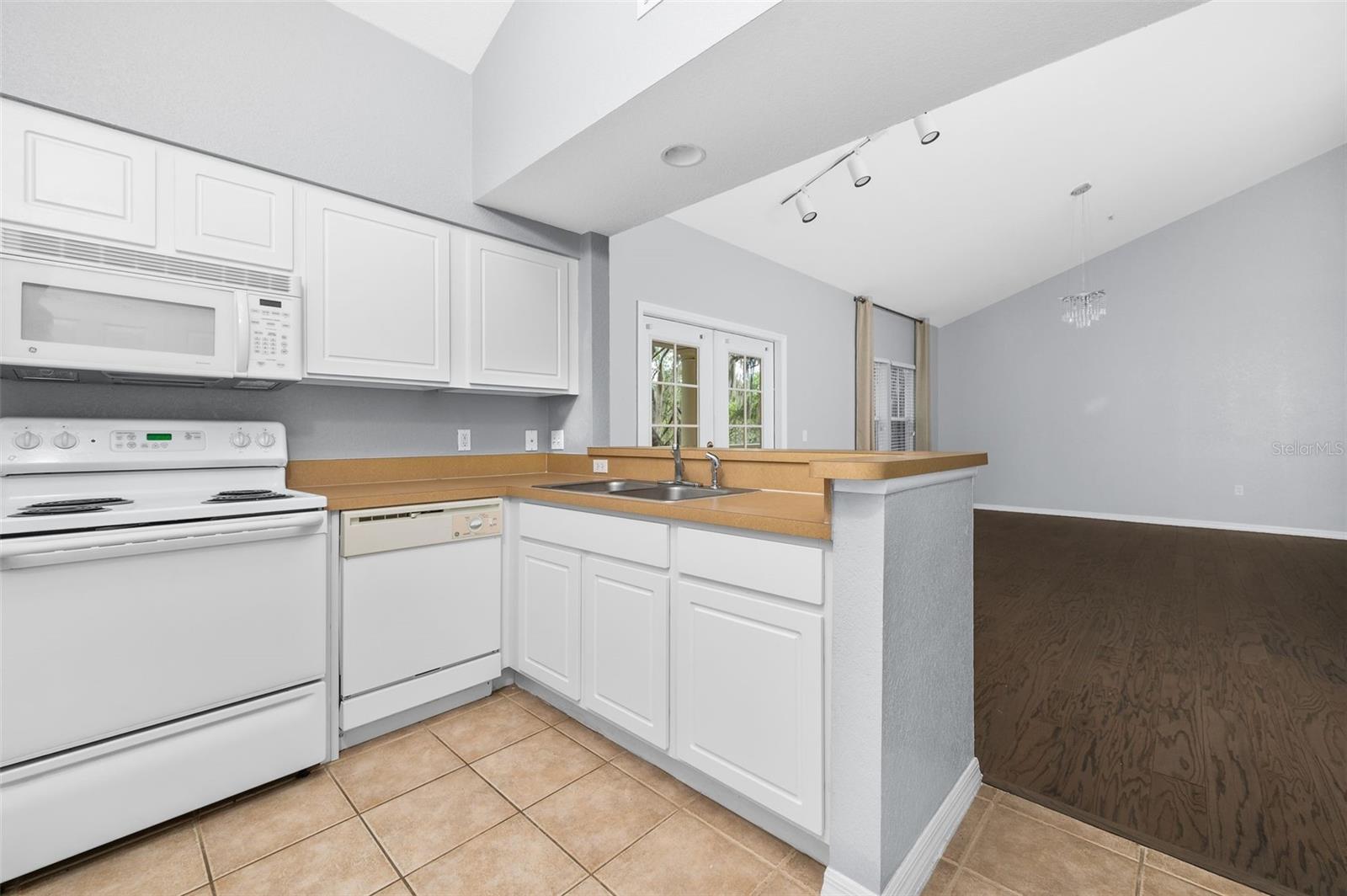 4850 Sw 91st Ter #301 Property Photo 10