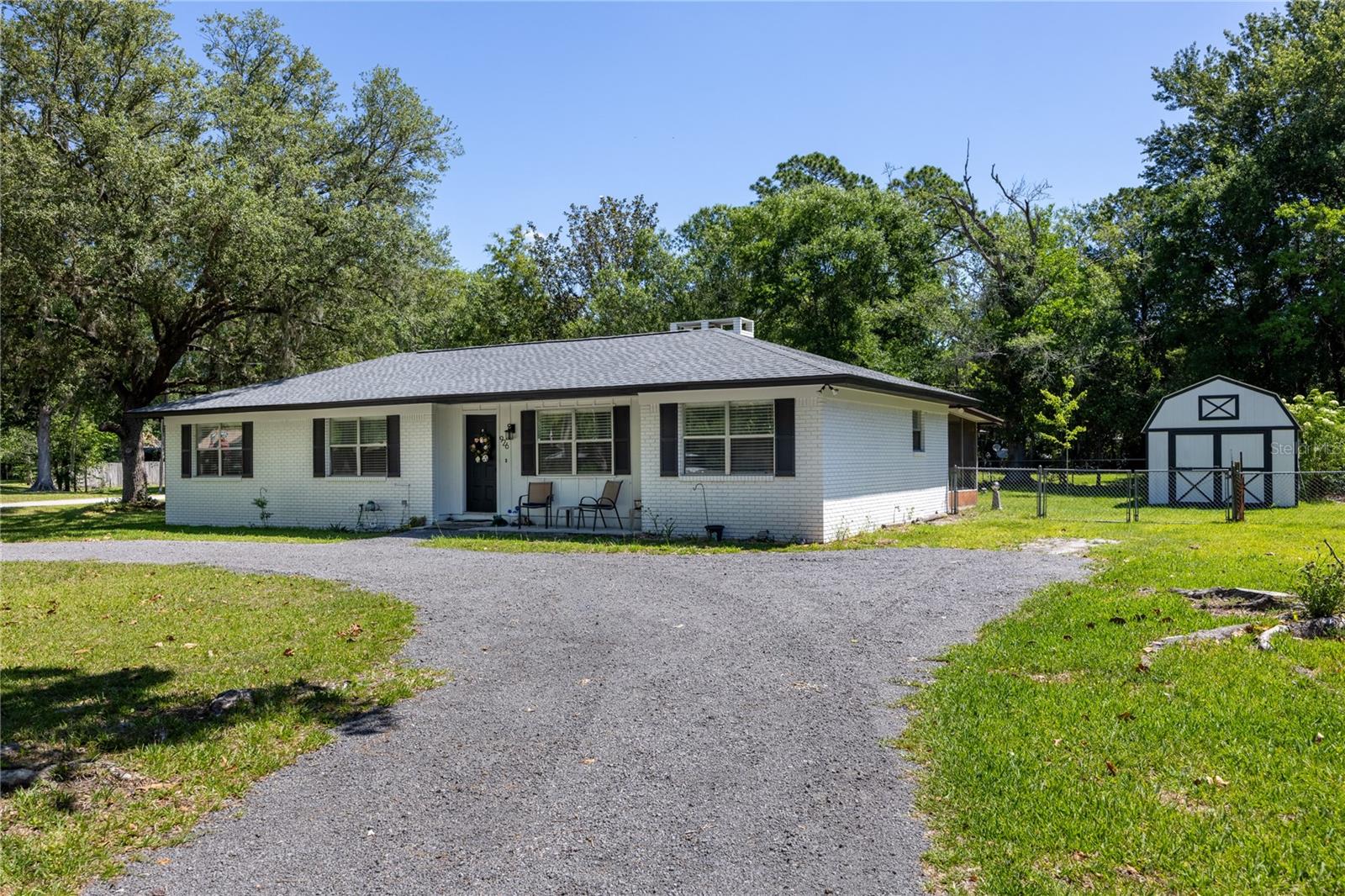 926 Woodlawn St Property Photo 3