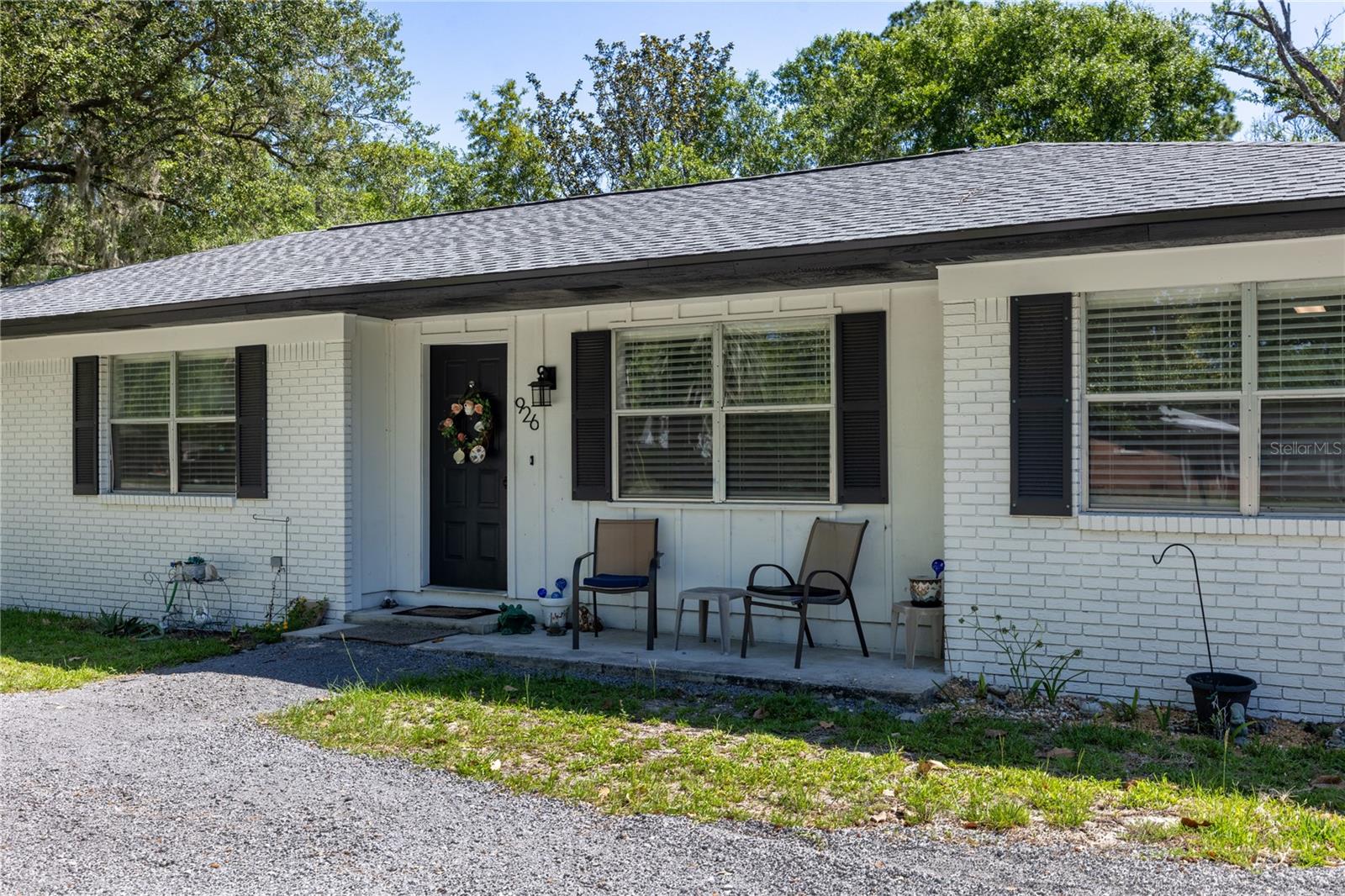 926 Woodlawn St Property Photo 4